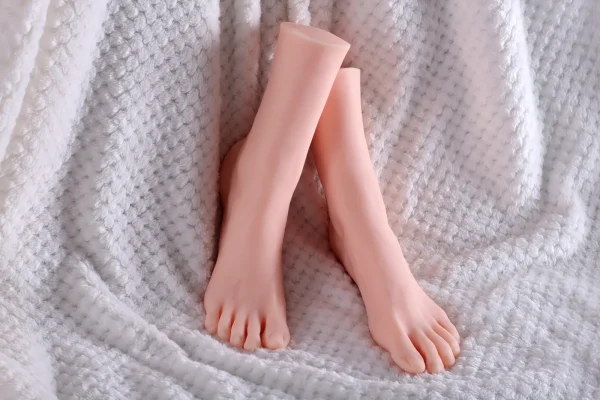 MZRAI Suki Lifelike TPE Foot Masturbator with Channel | US Stock — photo 1