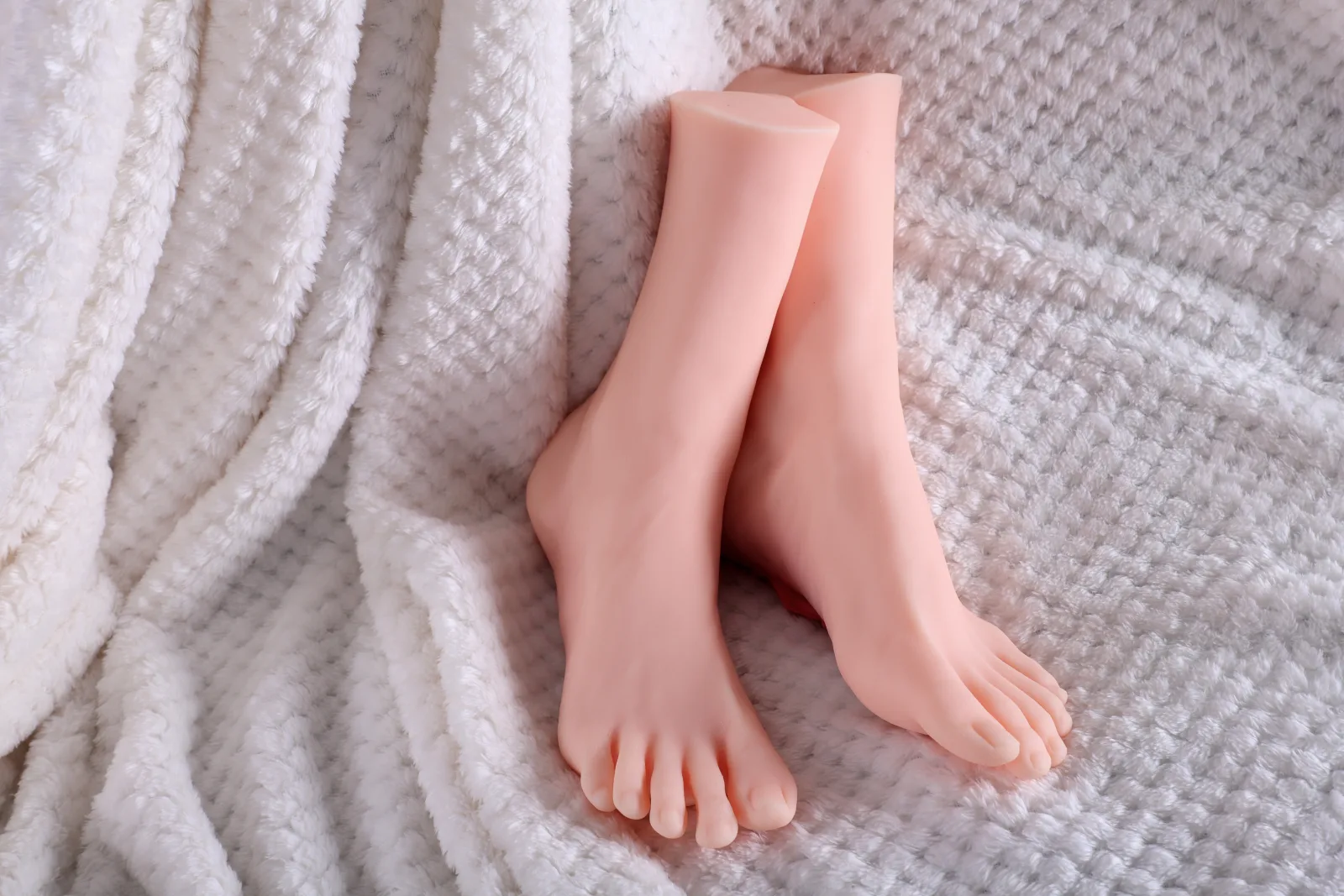 MZRAI Suki Lifelike TPE Foot Masturbator with Channel | US Stock — photo 5