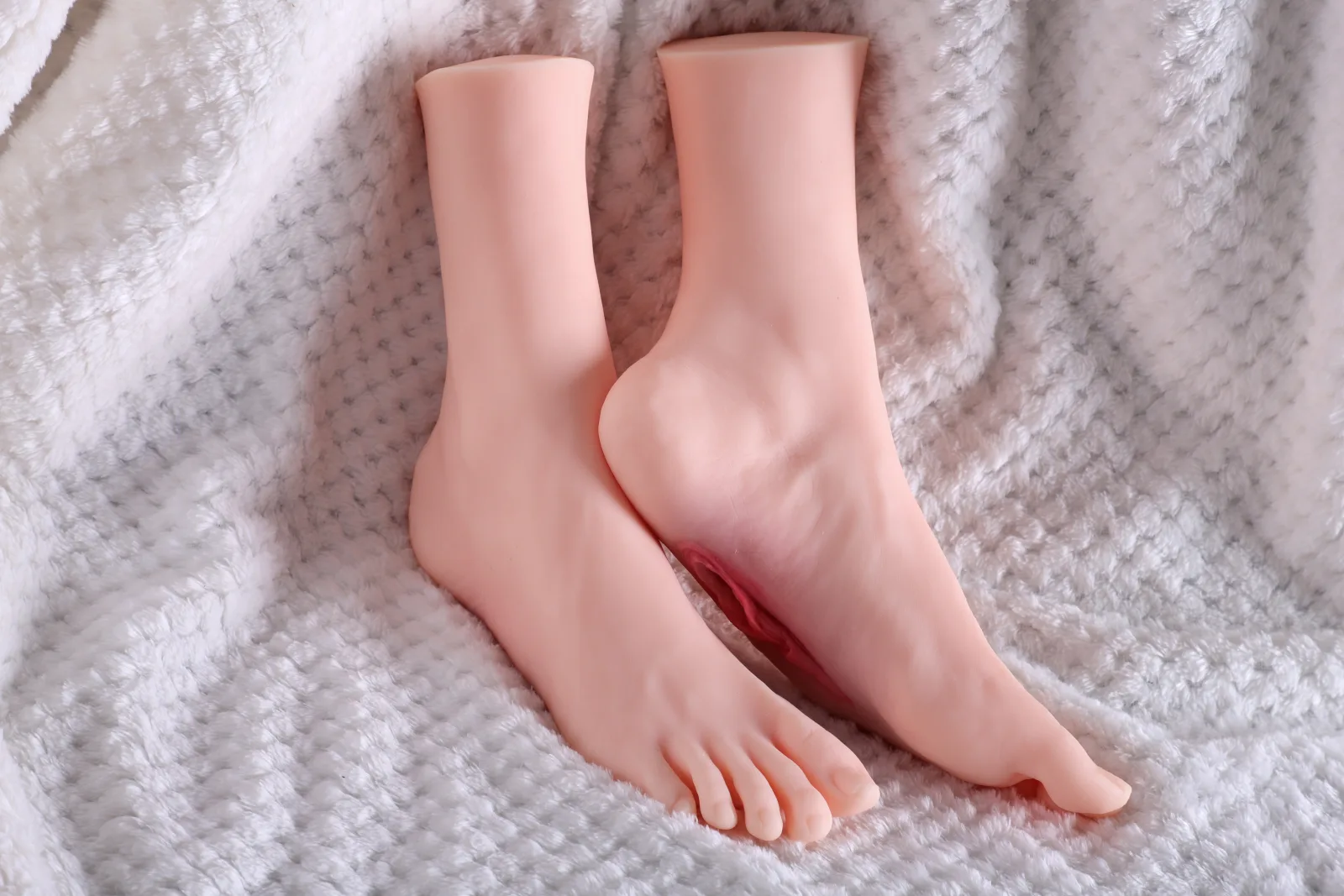 MZRAI Rena Lifelike TPE Foot Masturbator with Channel | US Stock — photo 9