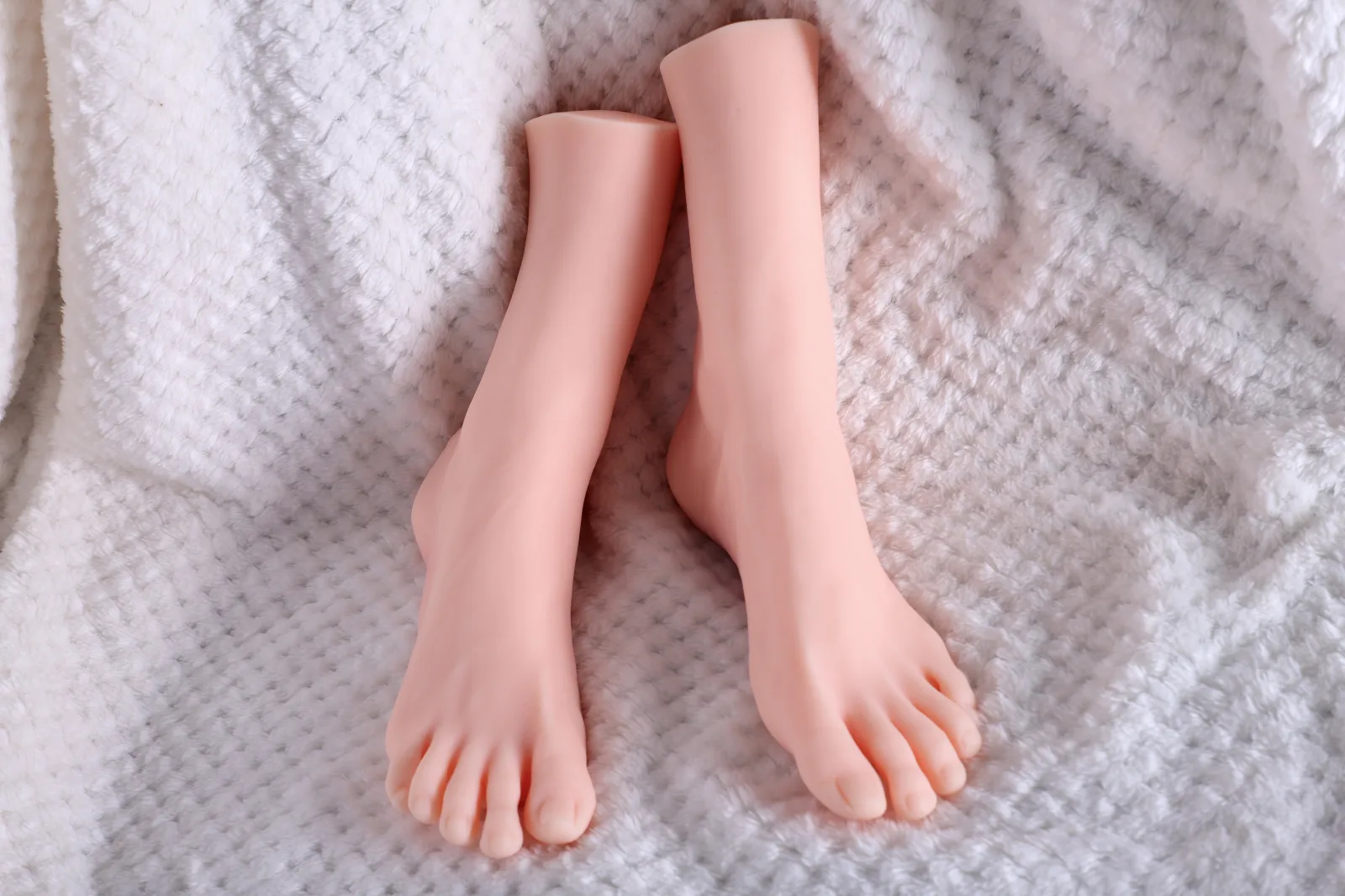 MZRAI Rena Lifelike TPE Foot Masturbator with Channel | US Stock — photo 10